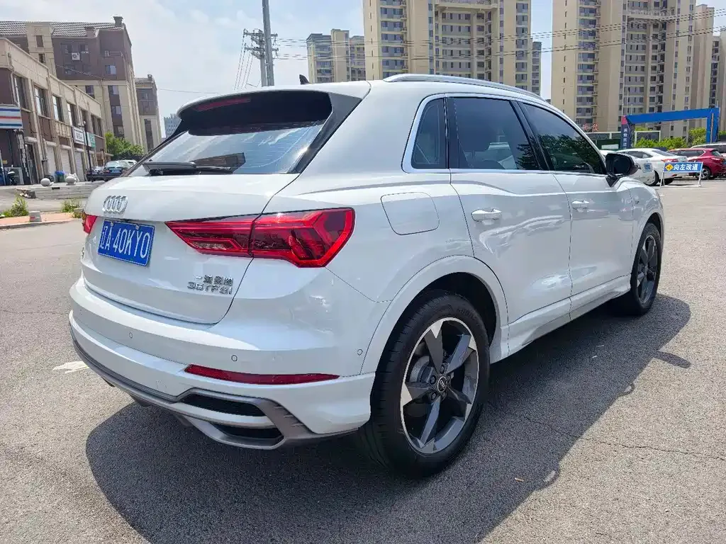 Audi Q3 — фото 10