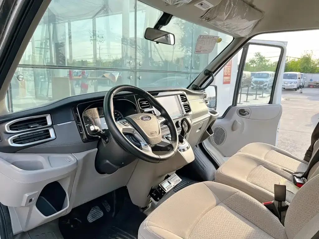 Ford Transit Custom 2021 из CN, фото 9