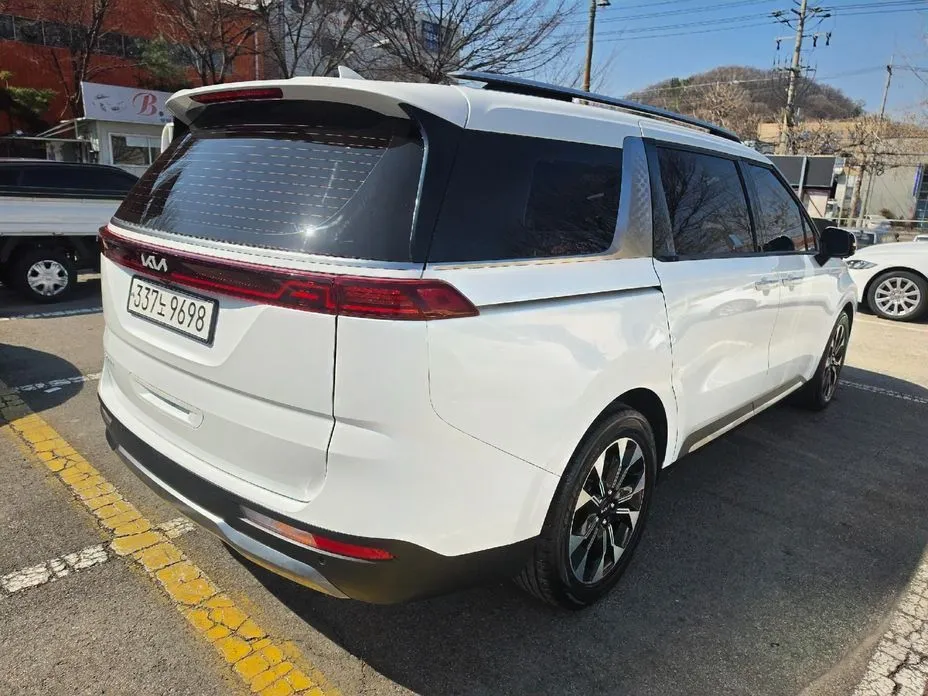 Kia Carnival — фото 10