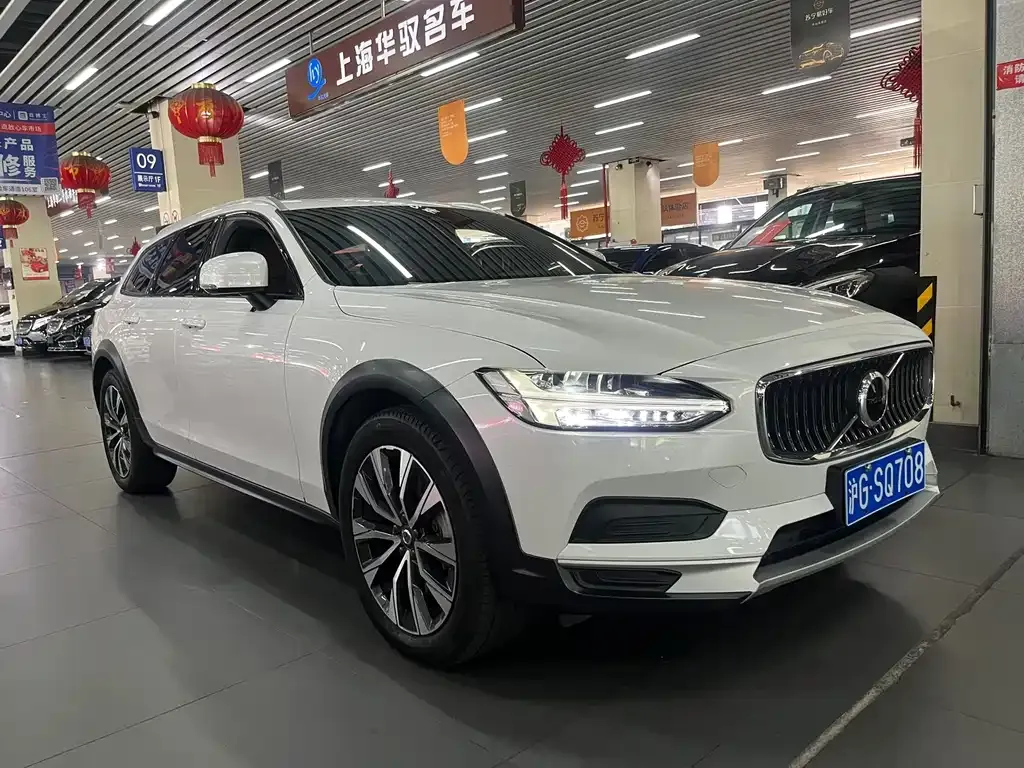 Volvo V90 2023 из CN, фото 5