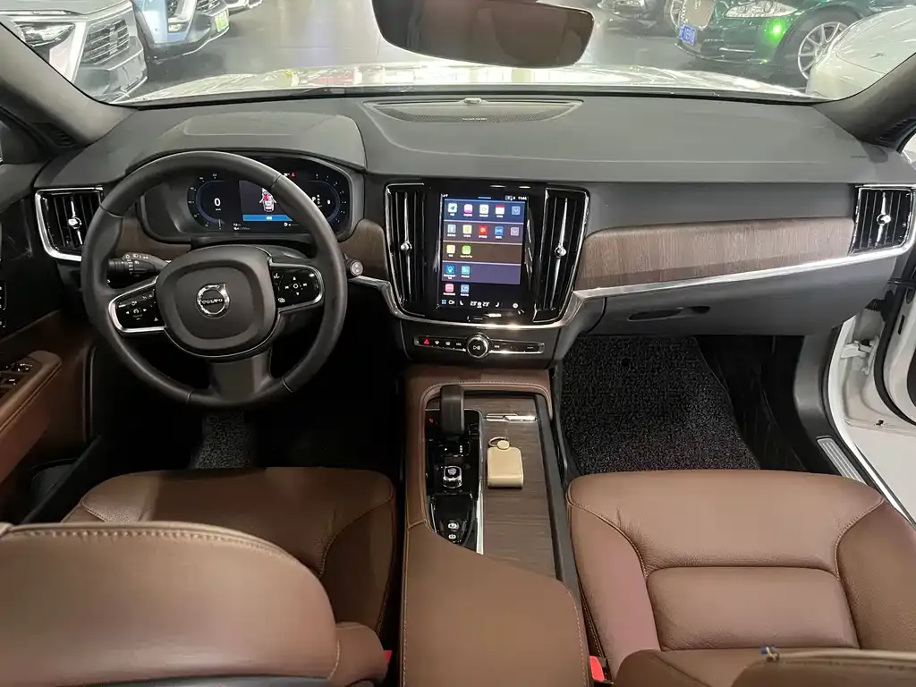 Volvo V90 2023 из CN, фото 2