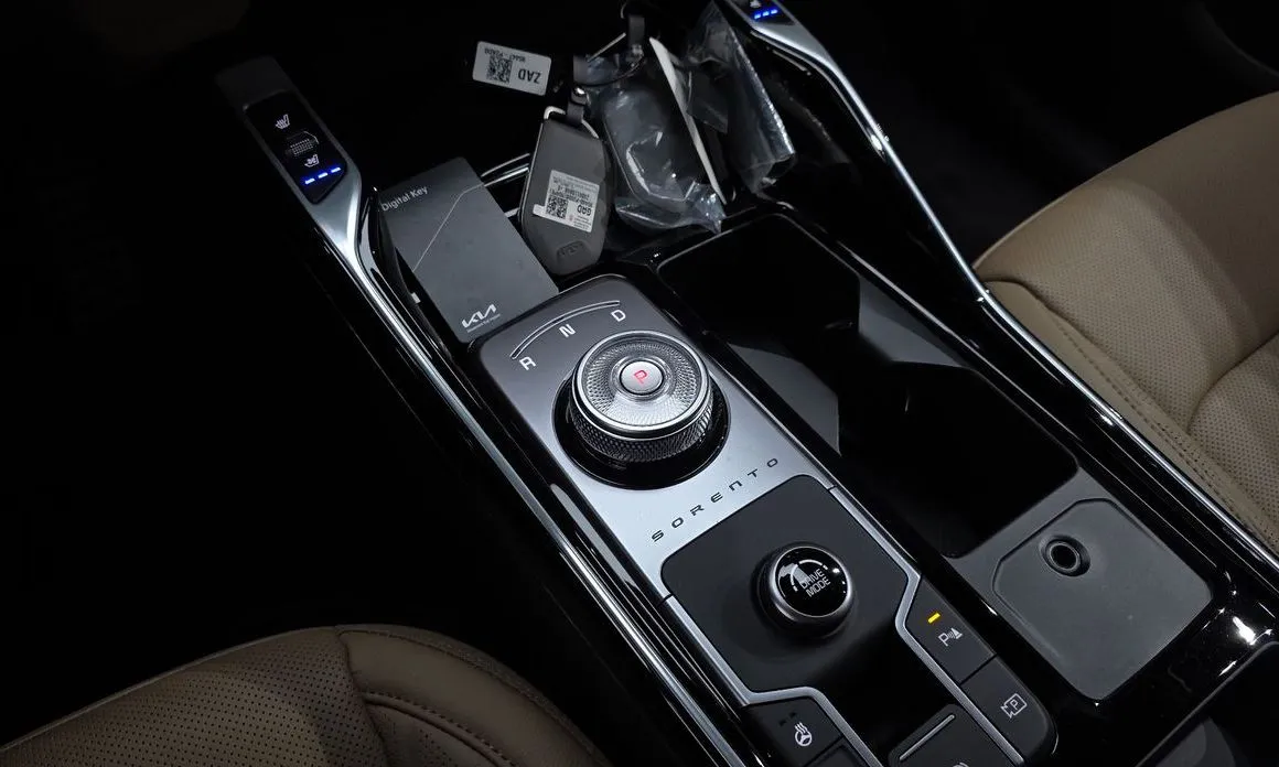 Kia Sorento — фото 7