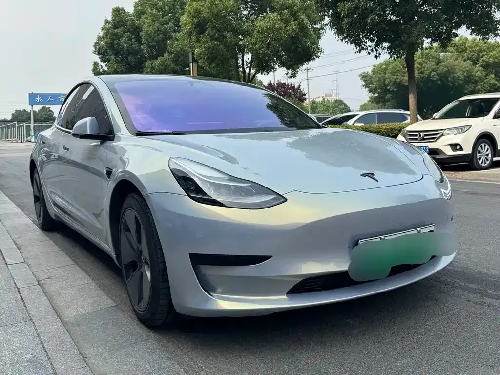 Tesla Model 3 — фото 4