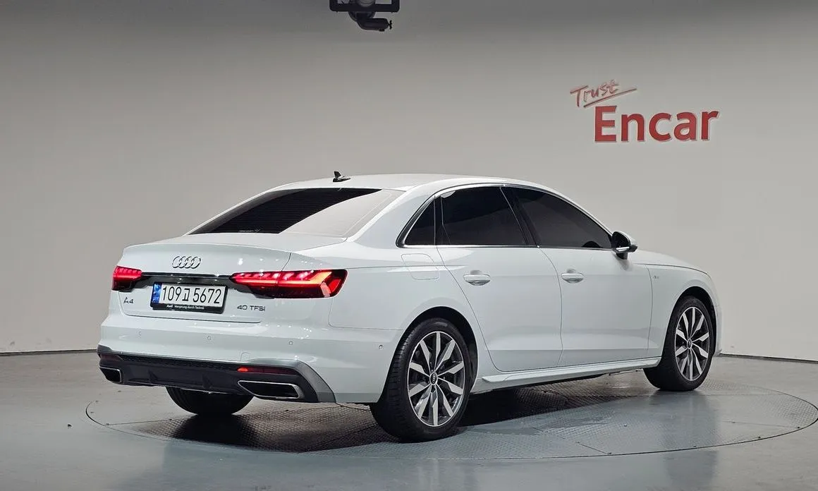 Audi A4 — фото 8