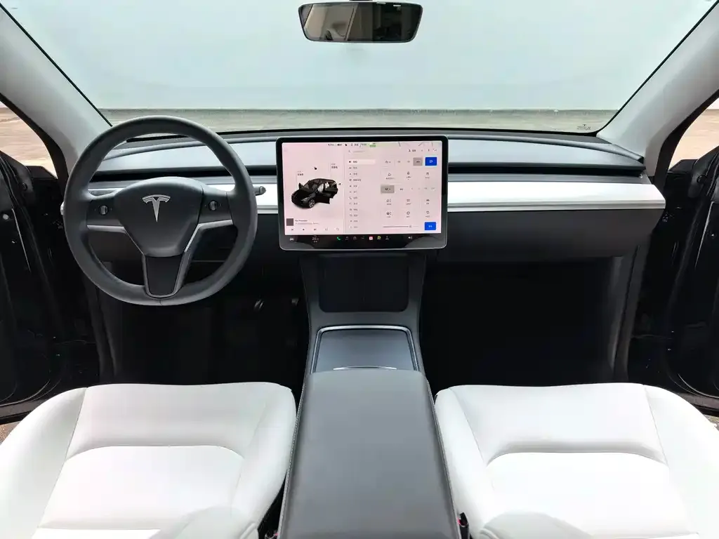 Tesla Model Y — фото 3