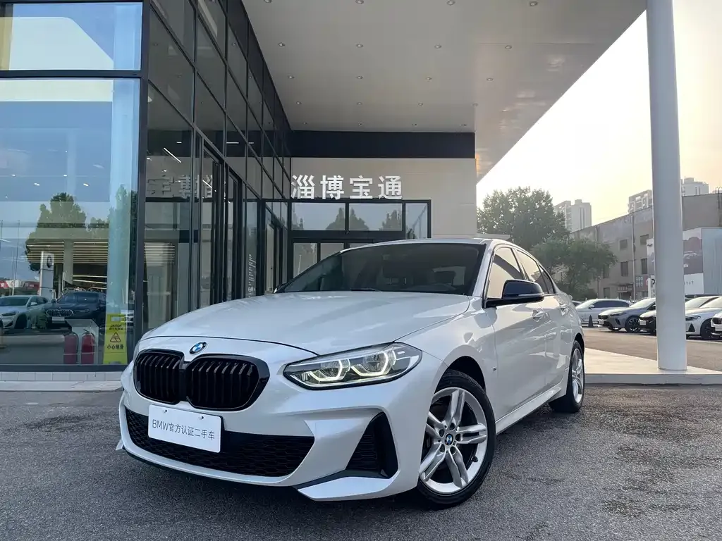 BMW 1 Series 2021 из CN, фото 2