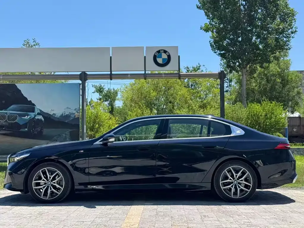 BMW i5 2025 из CN, фото 6
