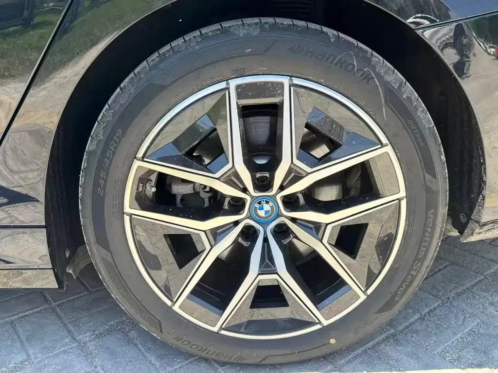 BMW i5 2025 из CN, фото 7