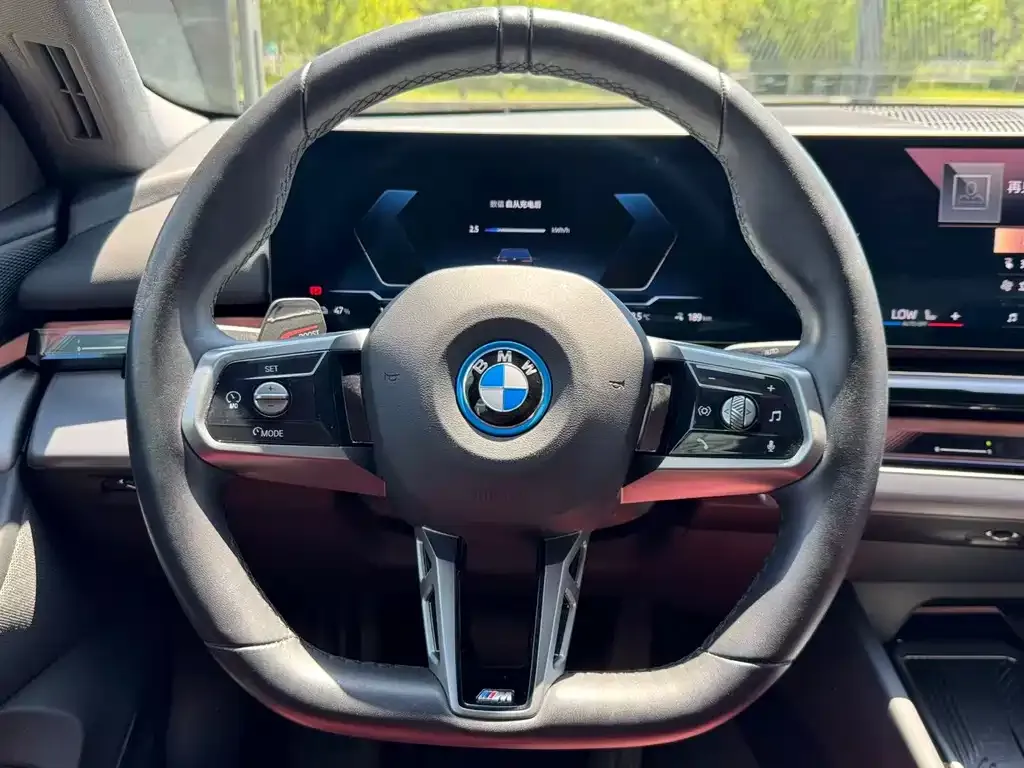 BMW i5 2025 из CN, фото 3