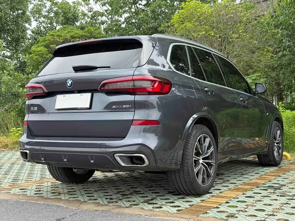 BMW X5 (Import) — фото 8