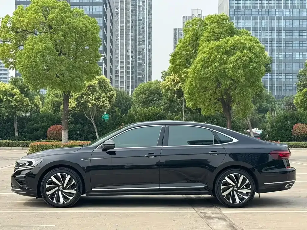 Volkswagen Passat — фото 3