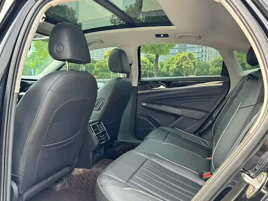 Volkswagen Passat — фото 6