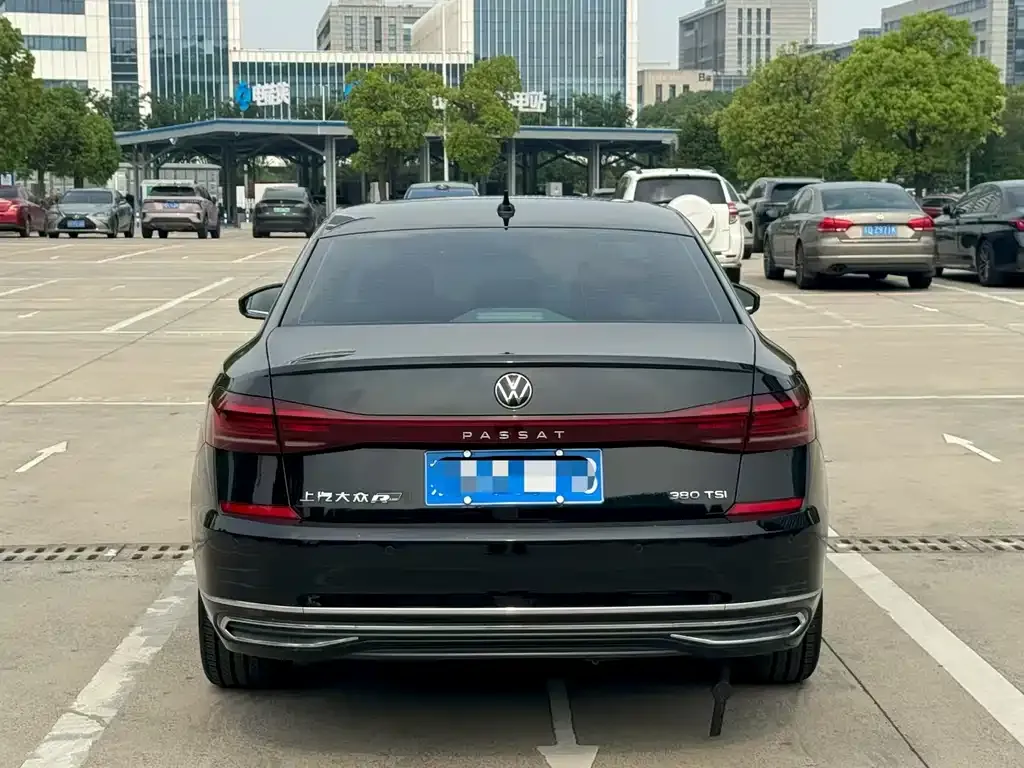 Volkswagen Passat — фото 8