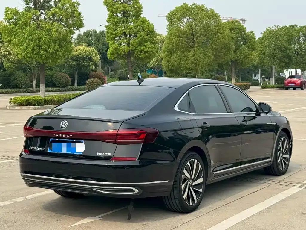 Volkswagen Passat — фото 7