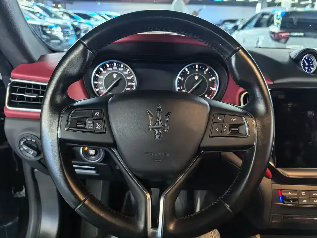 Maserati Ghibli — фото 8