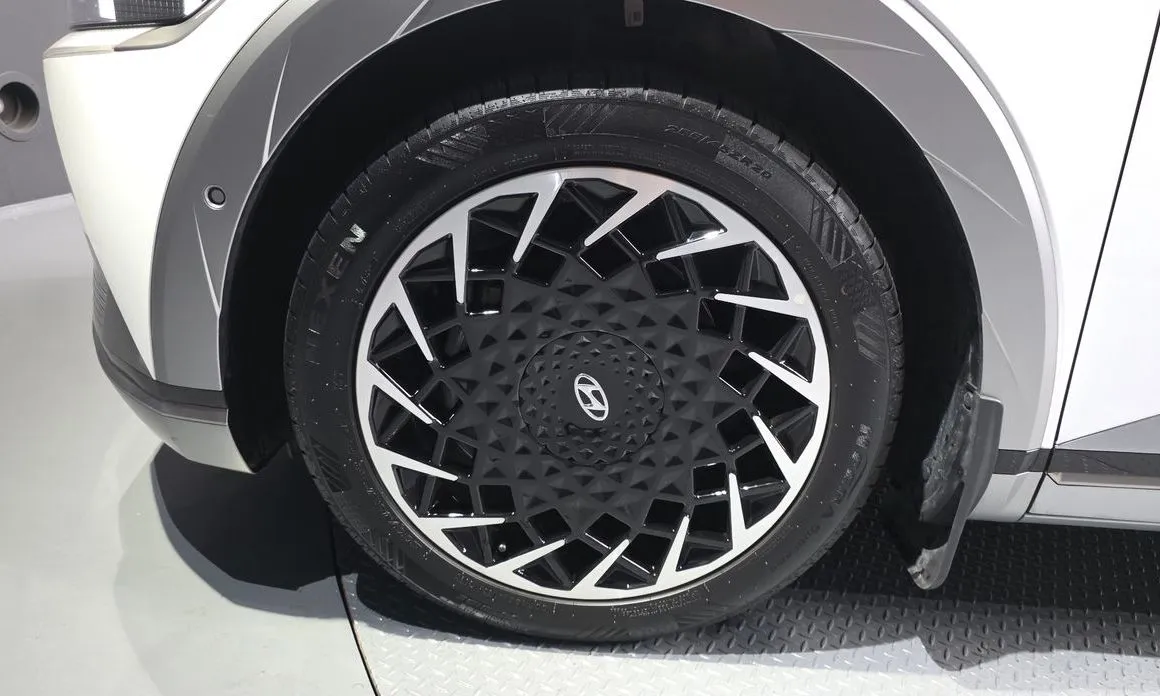 Hyundai Ioniq5 — фото 2