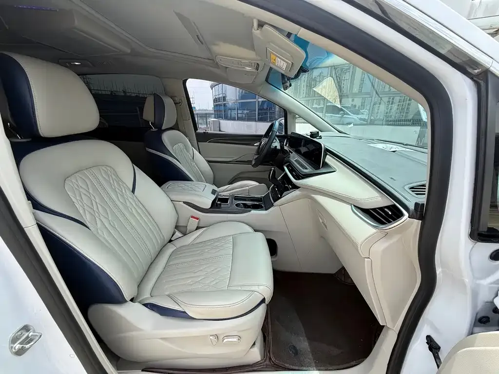 Buick GL8 2022 из CN, фото 4