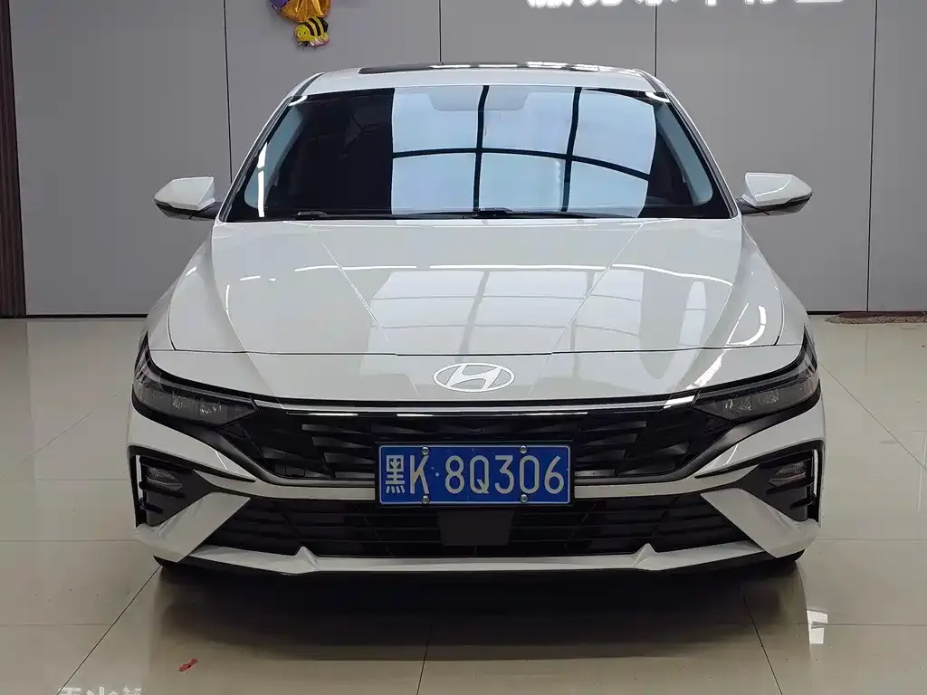 Hyundai Elantra — фото 4