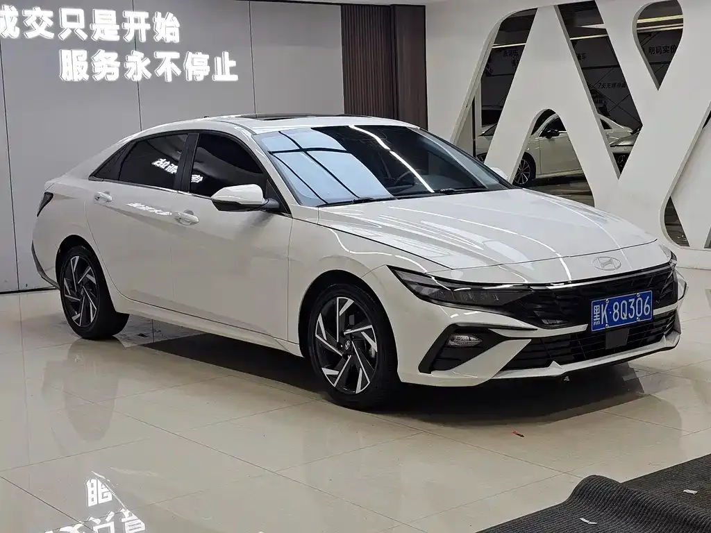 Hyundai Elantra — фото 8