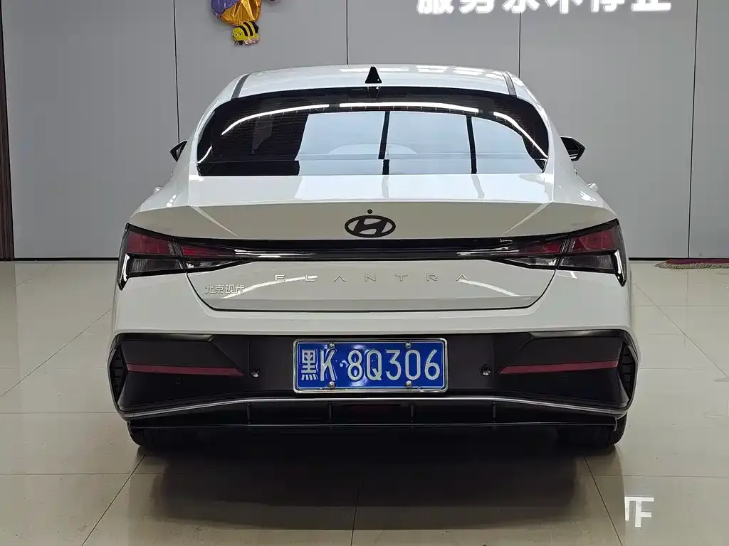 Hyundai Elantra — фото 3