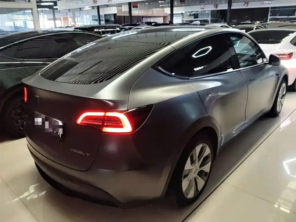 Tesla Model Y — фото 7