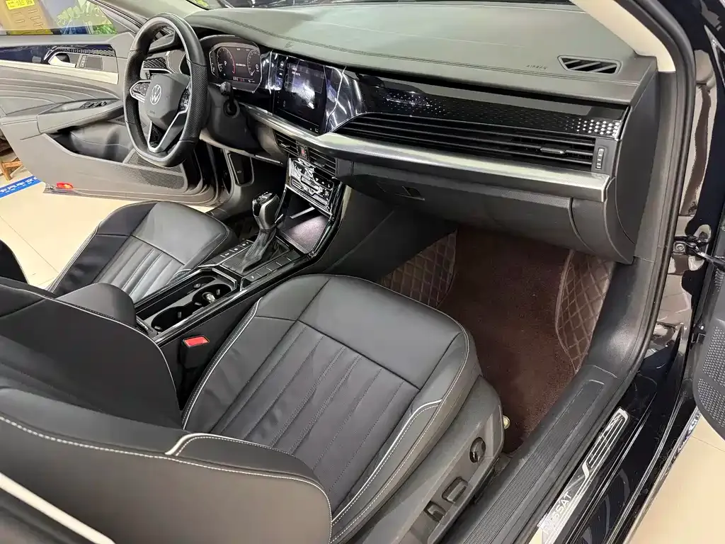 Volkswagen Passat — фото 10