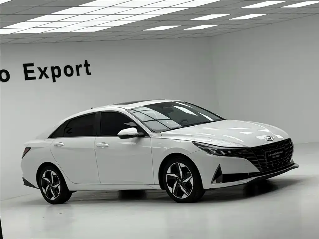 Hyundai Elantra — фото 10