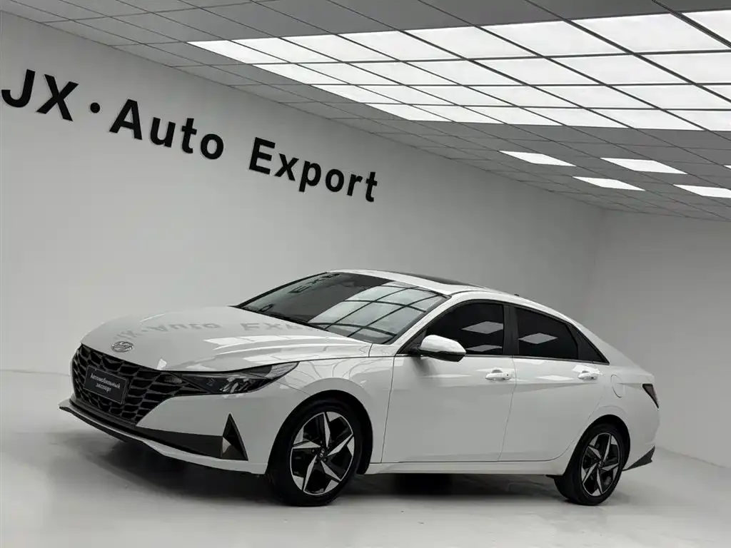 Hyundai Elantra — фото 7