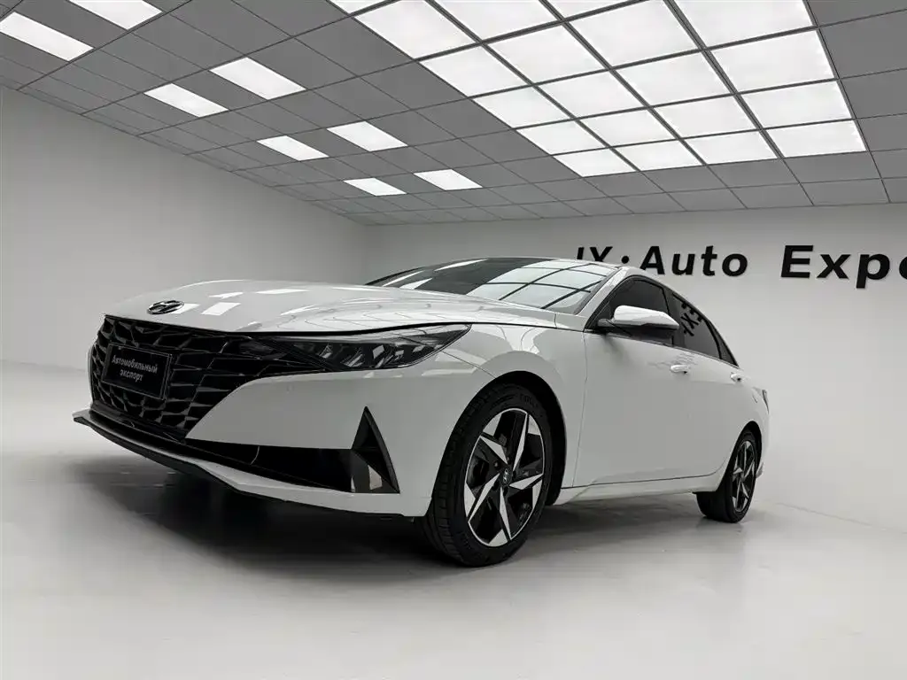 Hyundai Elantra — фото 4