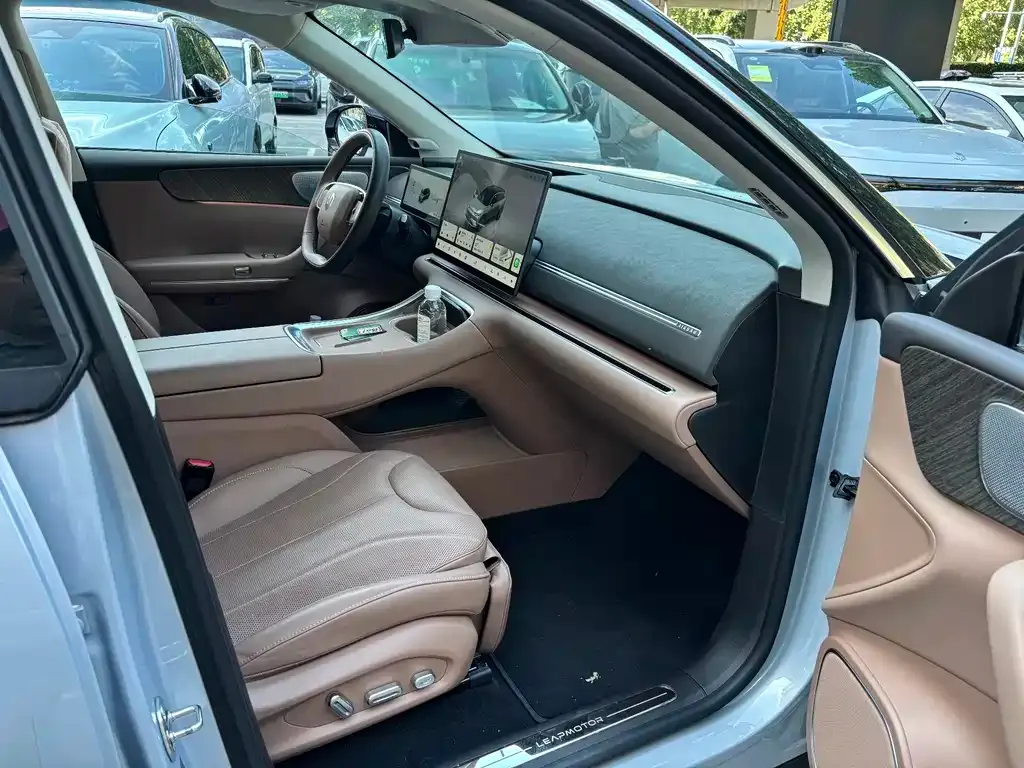 Leapmotor C11 — фото 10