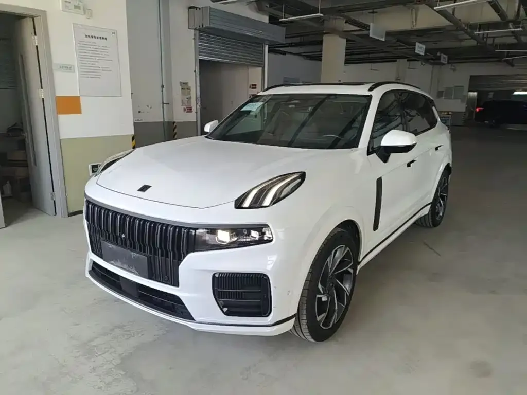 Lynk & Co 09