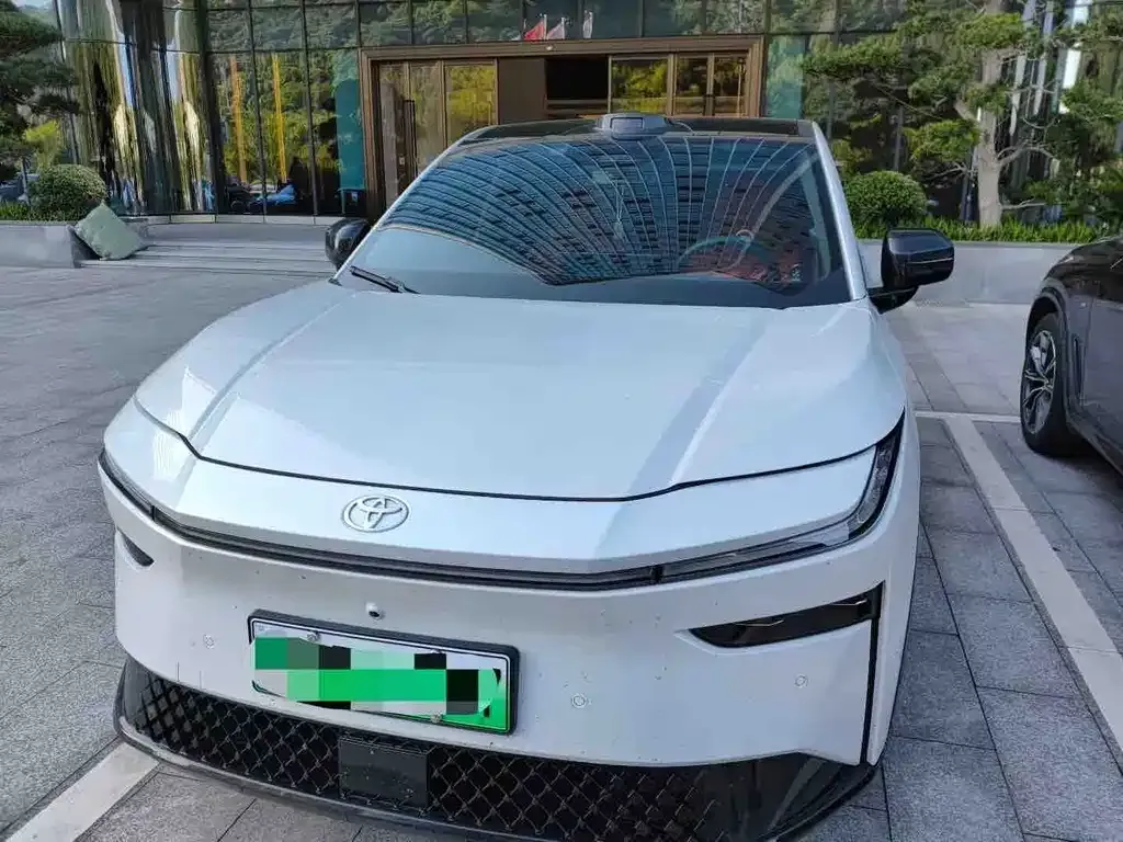 Toyota Platinum 3X 2025 из CN, фото 4