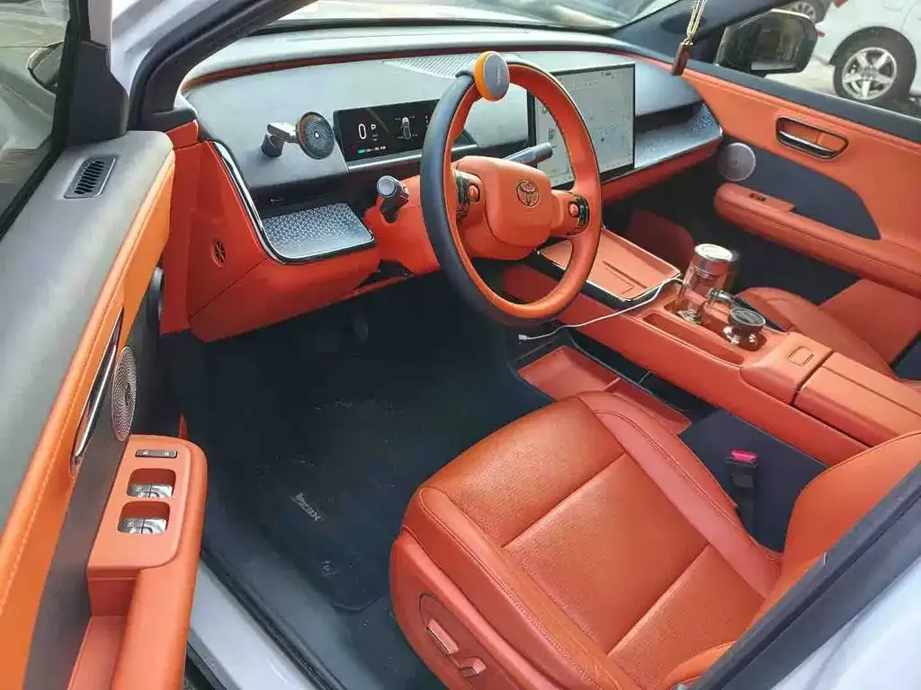Toyota Platinum 3X 2025 из CN, фото 2