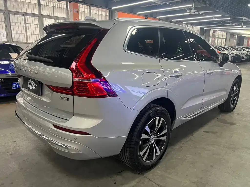 Volvo XC60 — фото 3