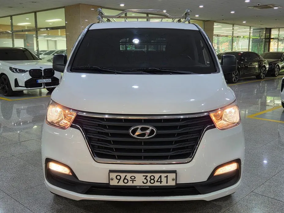 Hyundai Starex 2021 из KR, фото 2