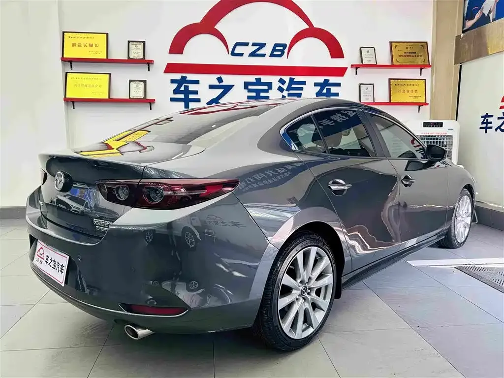 Mazda 3 Axela — фото 3