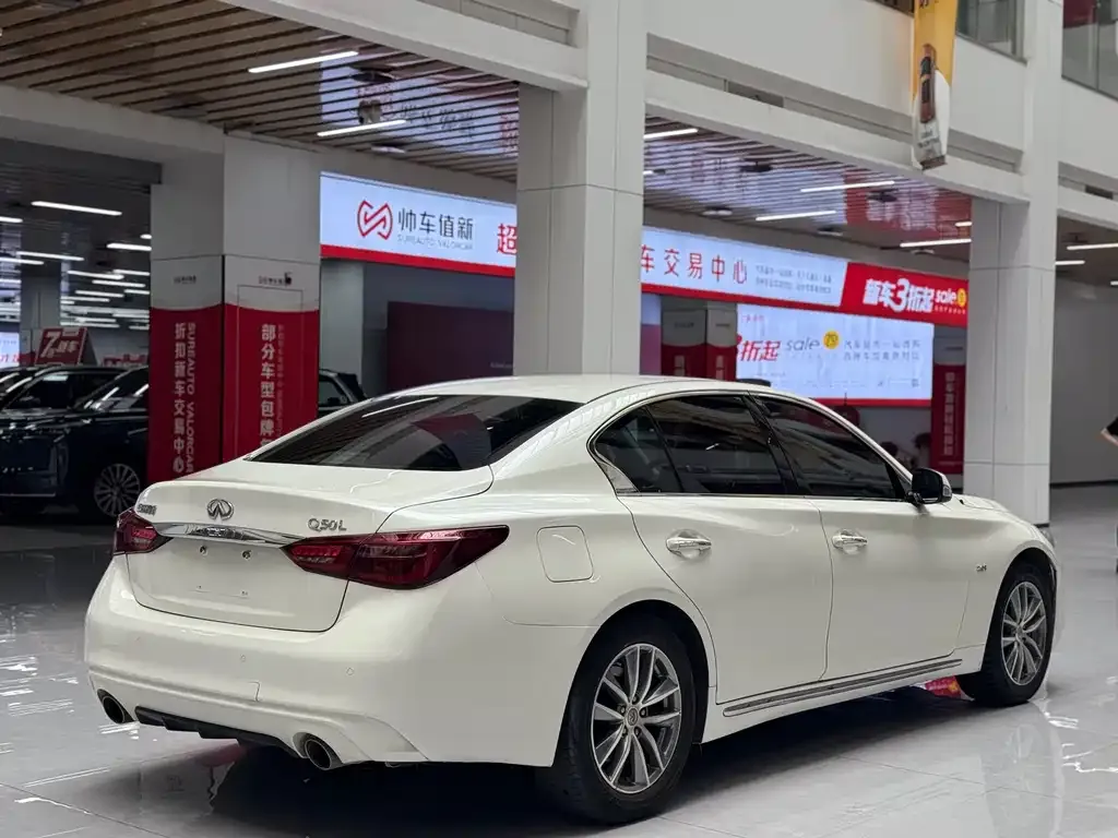 Infiniti Q50L 2023 из CN, фото 8