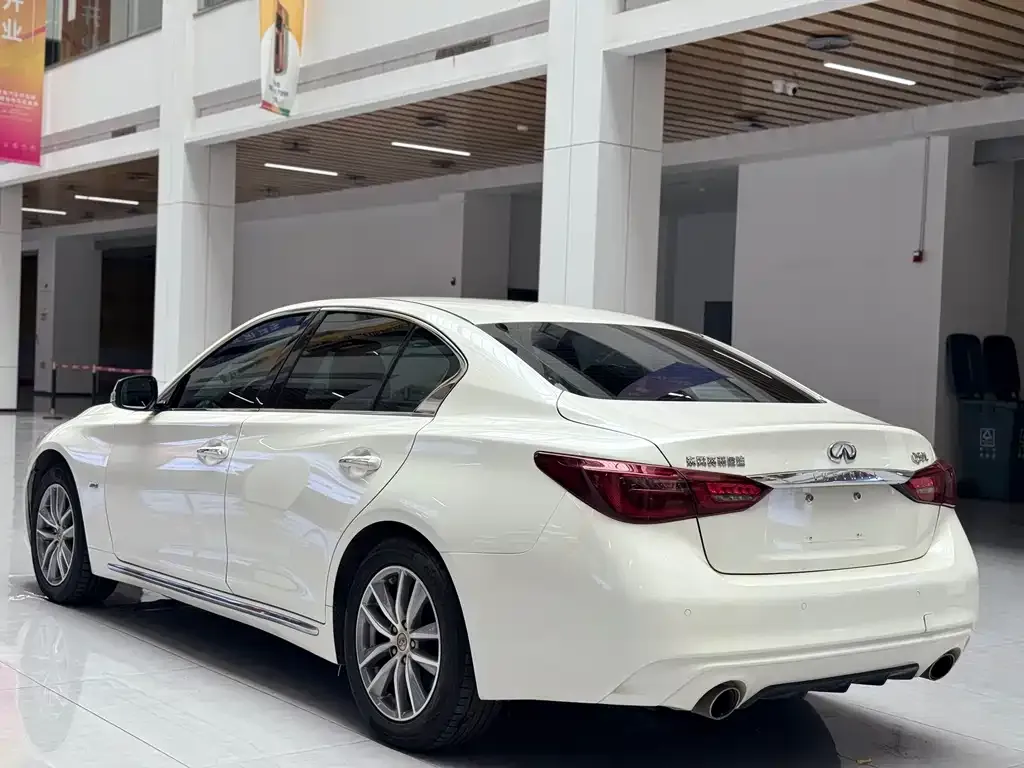 Infiniti Q50L 2023 из CN, фото 6