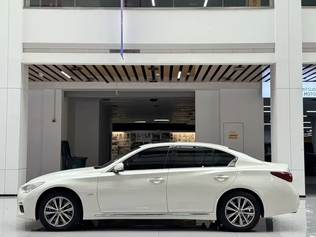Infiniti Q50L 2023 из CN, фото 5