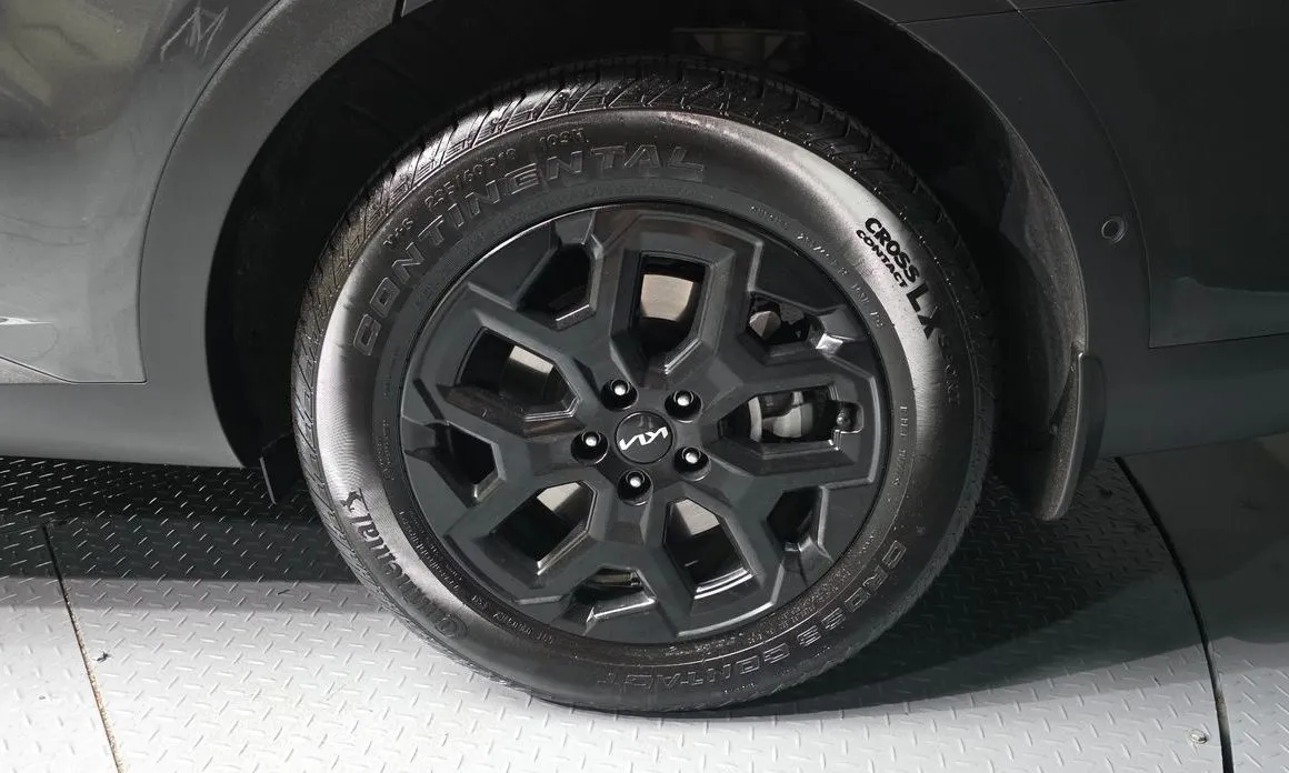 Kia Sorento — фото 6
