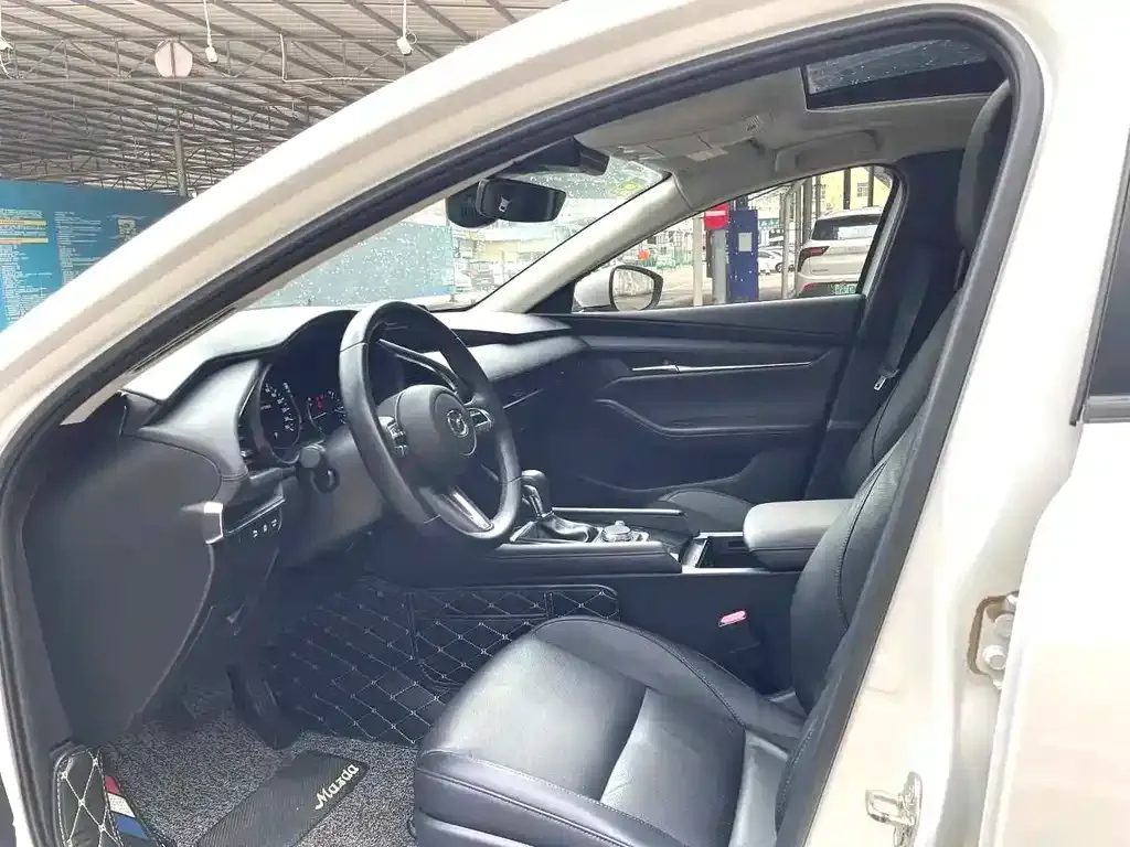 Mazda 3 Axela 2021 из CN, фото 4