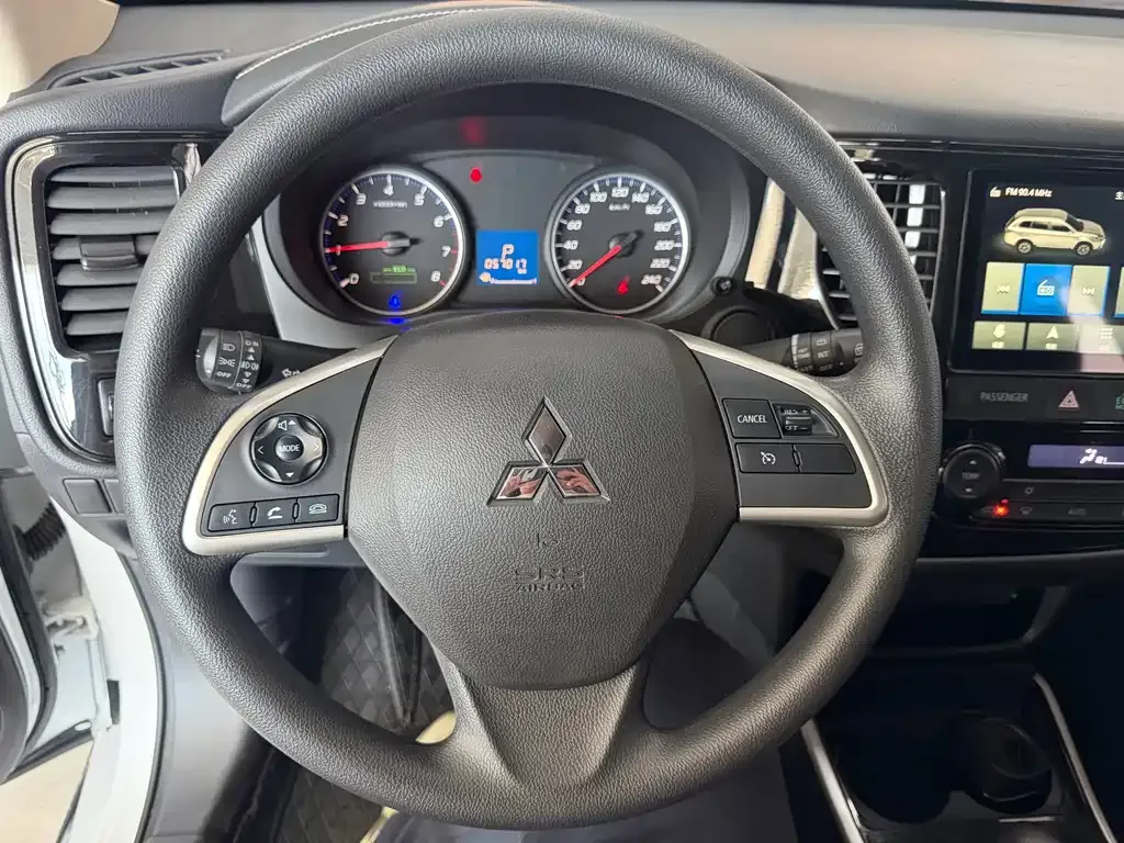 Mitsubishi Outlander 2022 из CN, фото 10