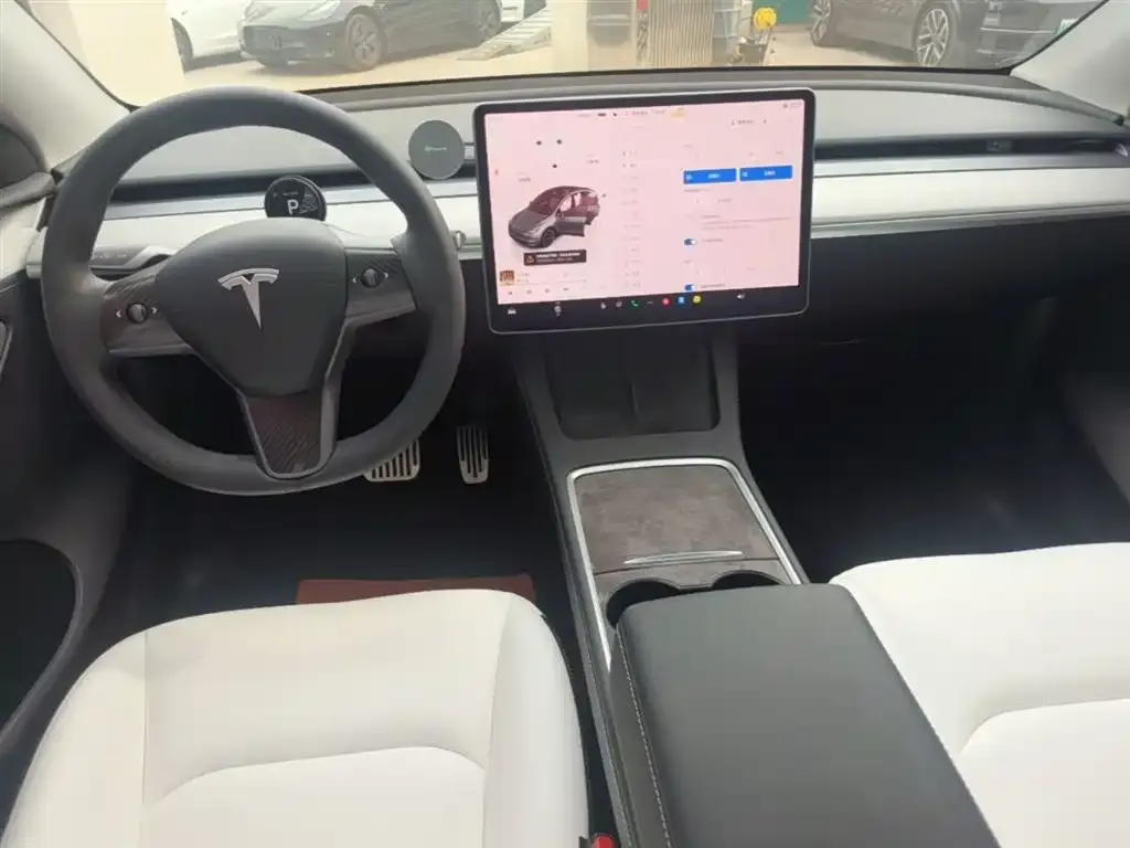 Tesla Model Y — фото 6