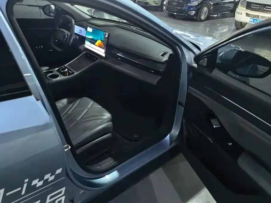Geely Galaxy L6 — фото 10