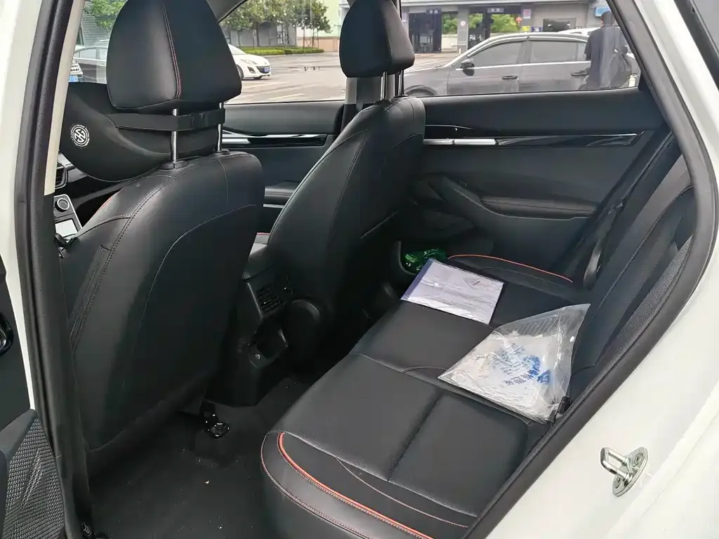 Kia Seltos 2023 из CN, фото 2