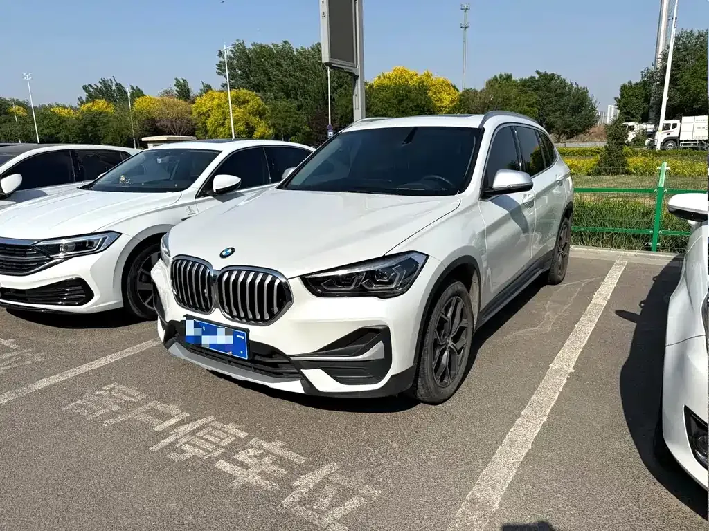 BMW X1 — фото 1