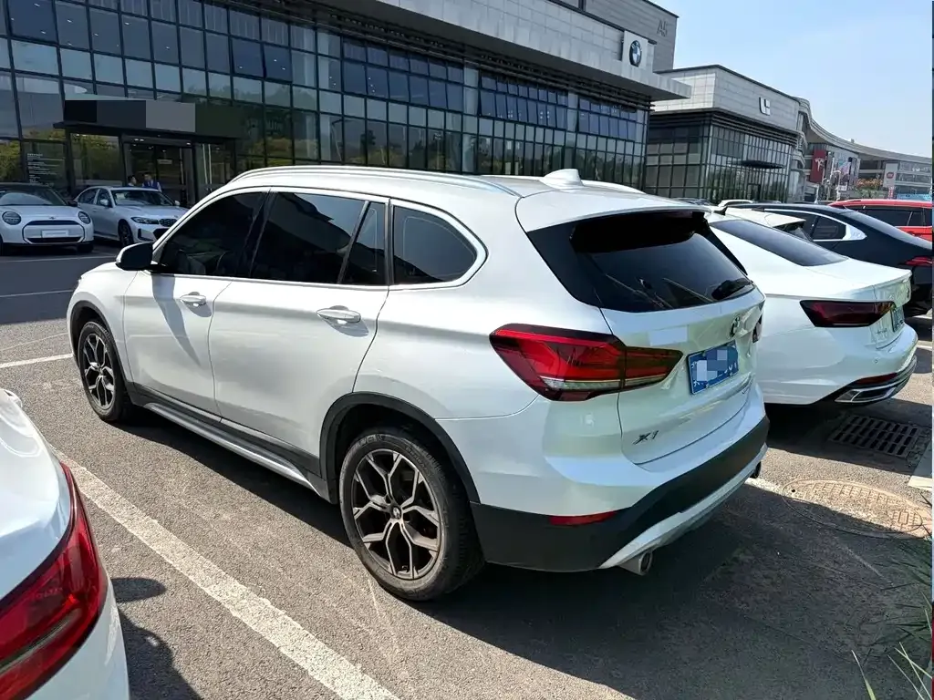 BMW X1 — фото 10