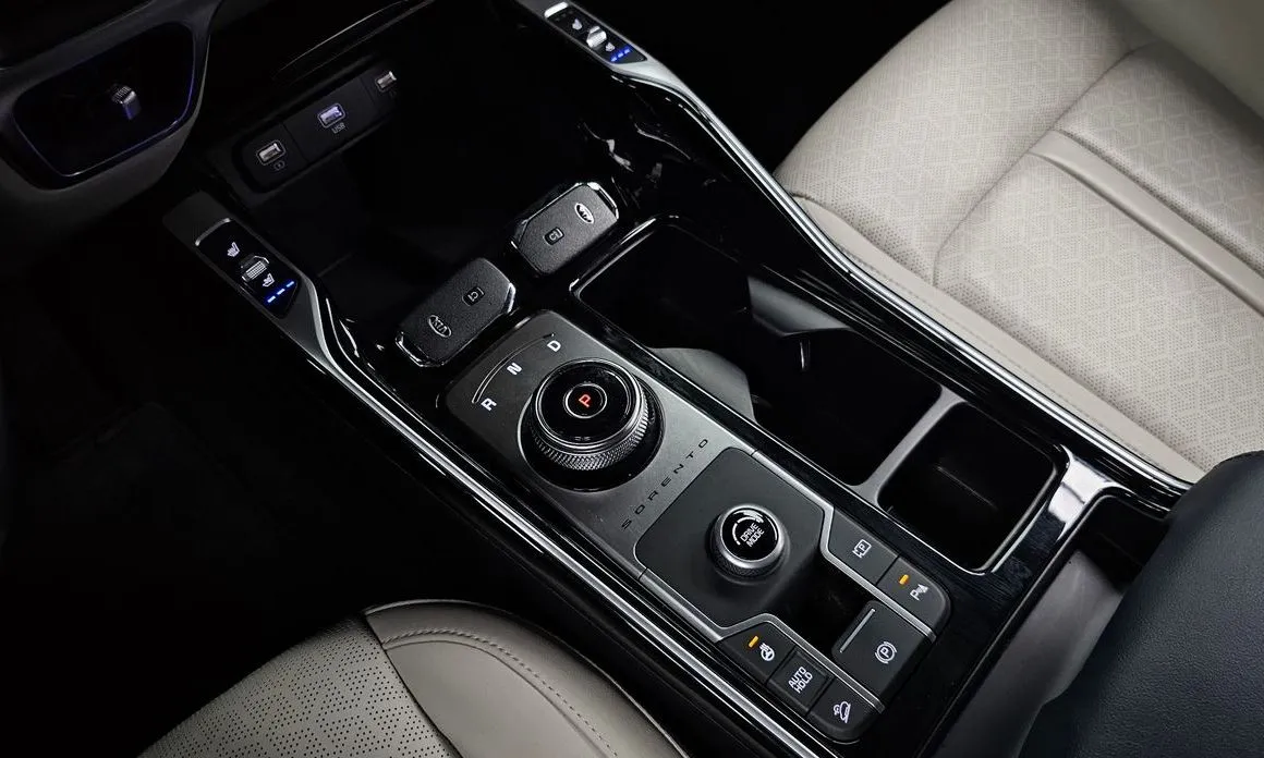 Kia Sorento — фото 7