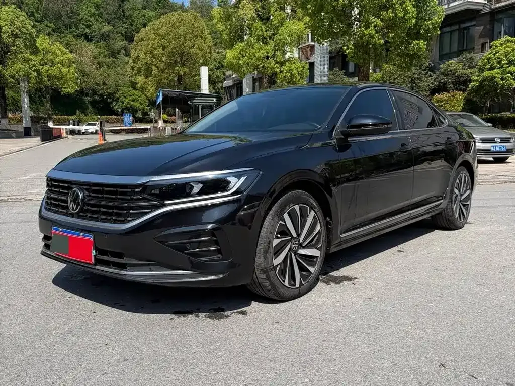 Volkswagen Passat — фото 1