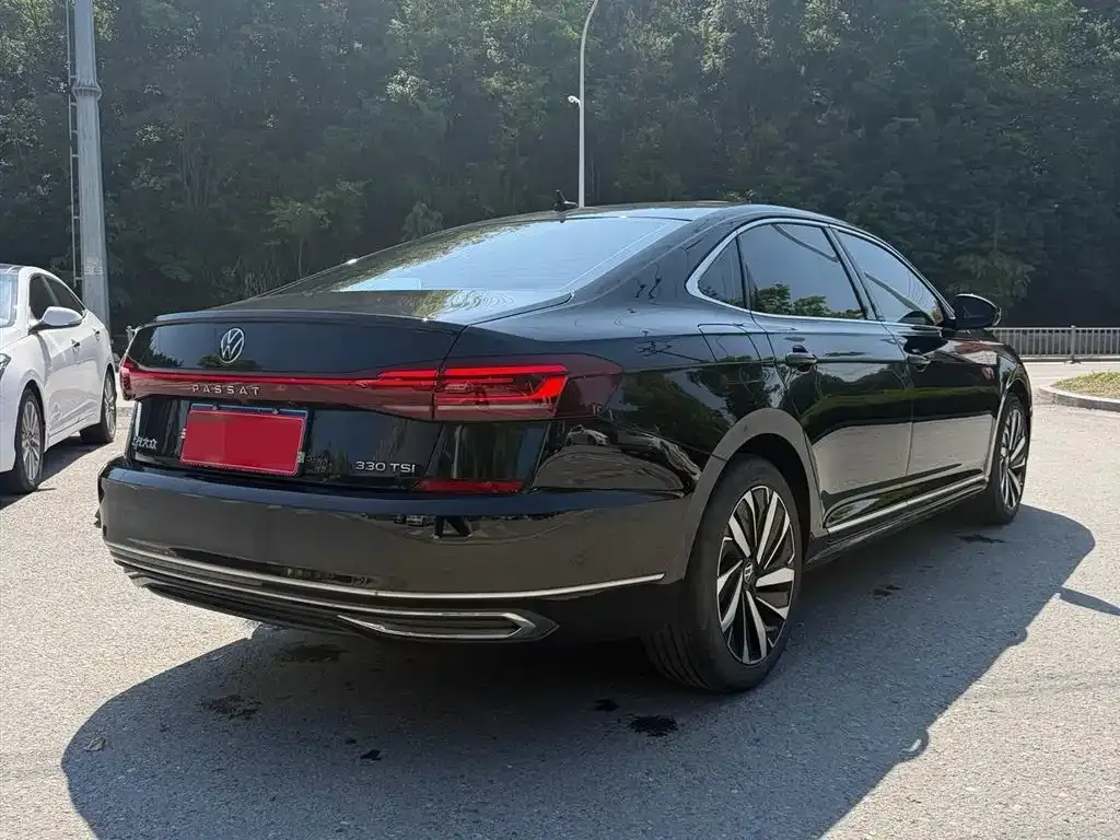 Volkswagen Passat — фото 6